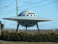 http://commons.wikimedia.org/wiki/File:Moonbeam_UFO.JPG